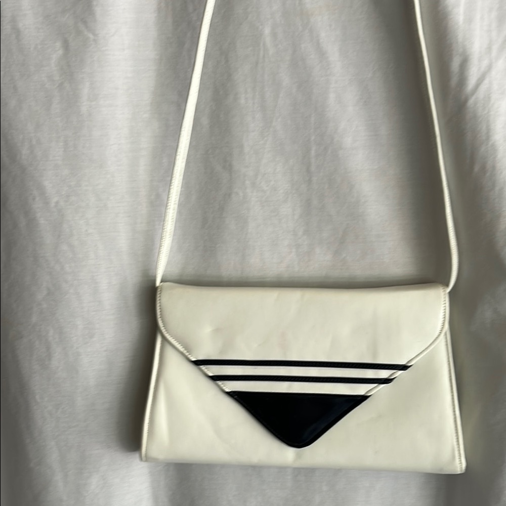 Source Unknown White And Black Geometric Clutch - image 1